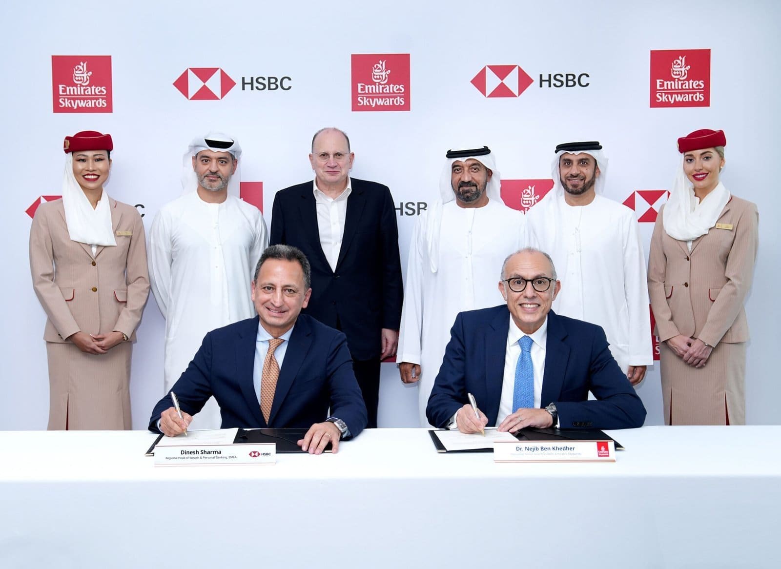 Emirates Skywards and HSBC announce new co-branded credit cards in the UAE